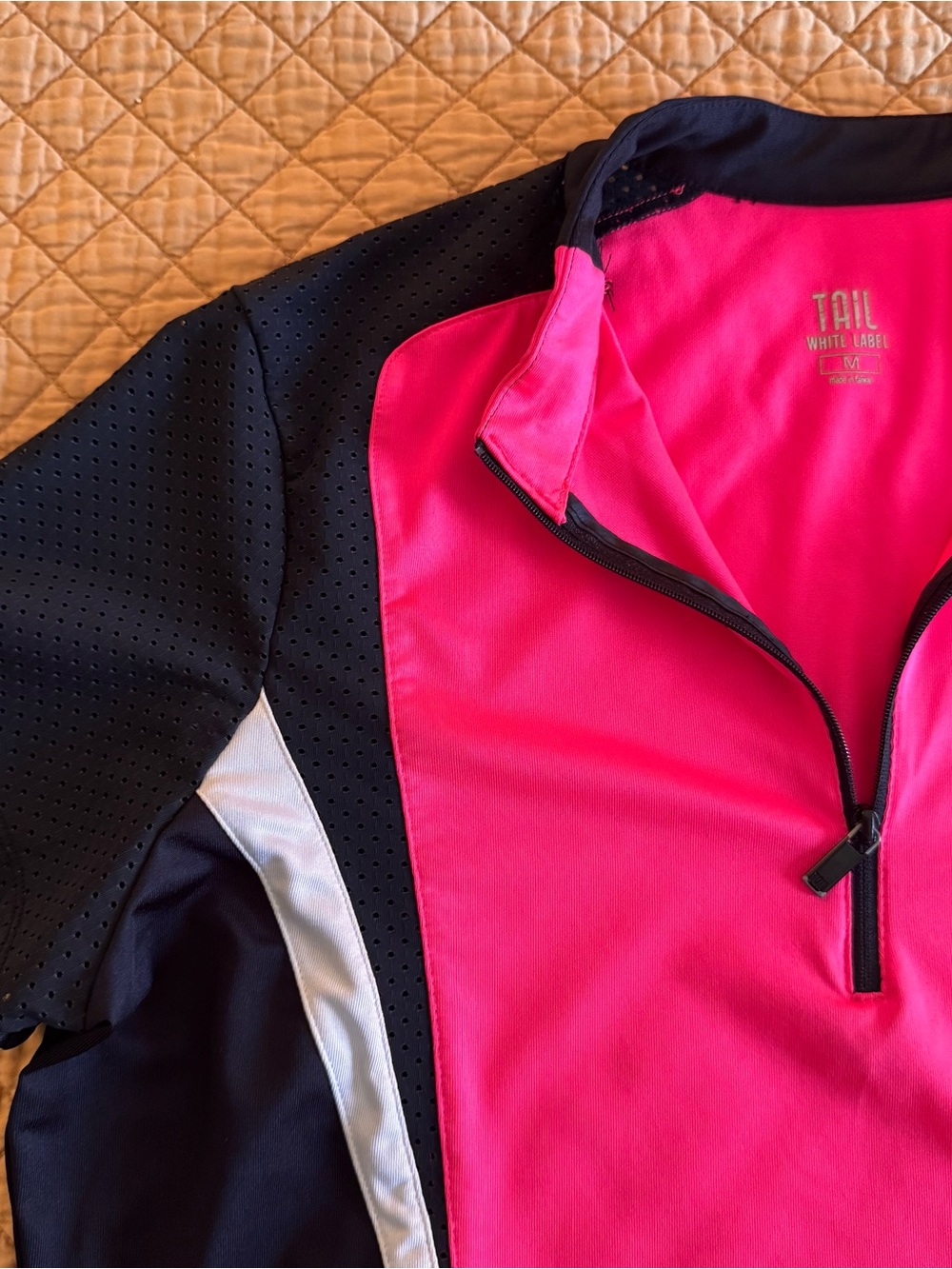 TAIL Women’s Hot Pink & Black Athletic Wear Top -Ladies M